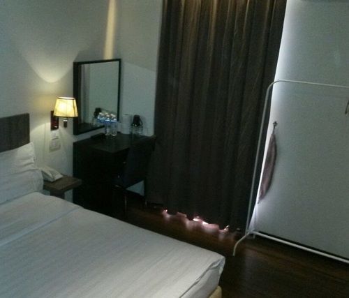 9 Square Hotel - Bangi Bagian luar foto