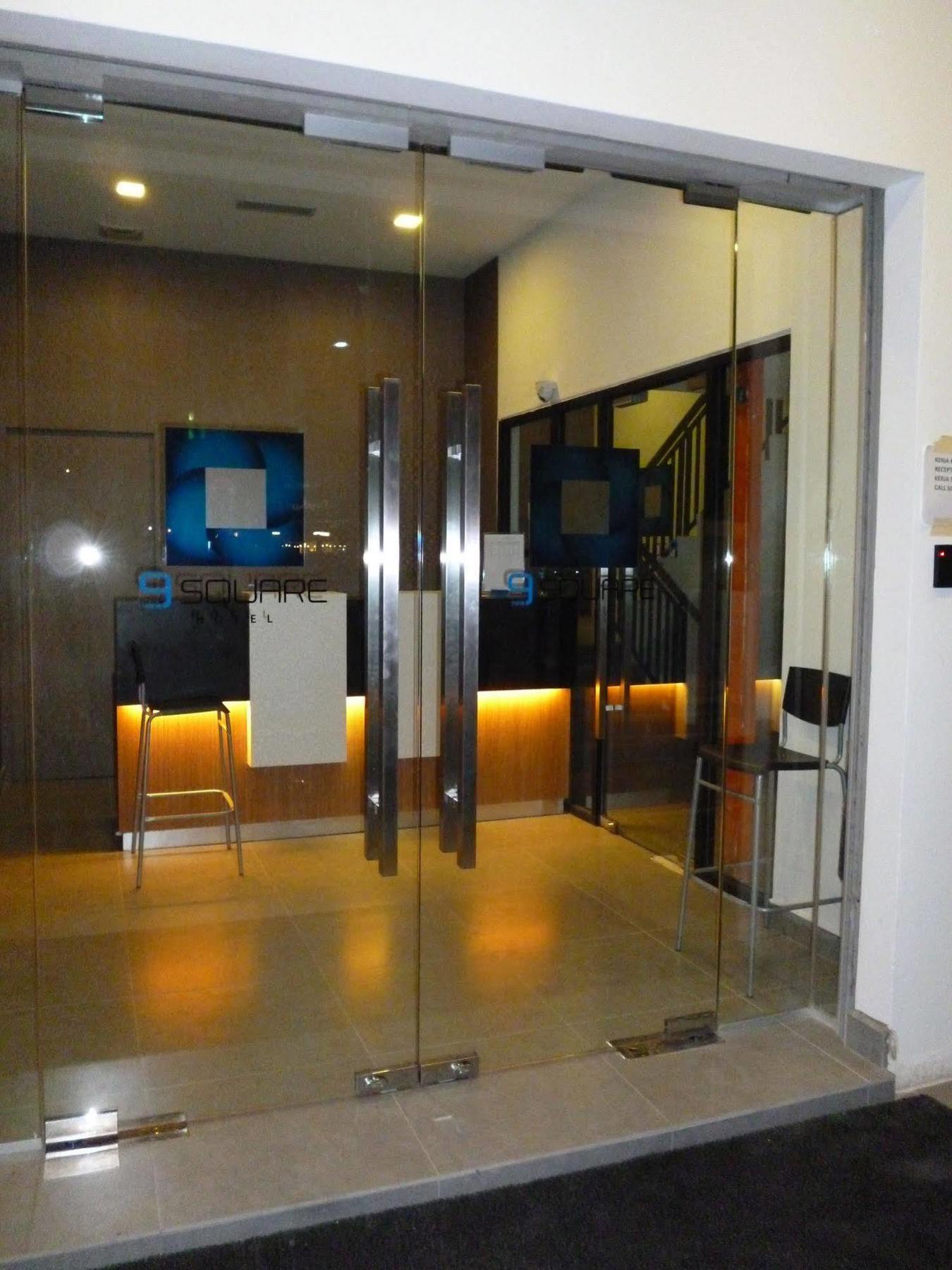 9 Square Hotel - Bangi Bagian luar foto