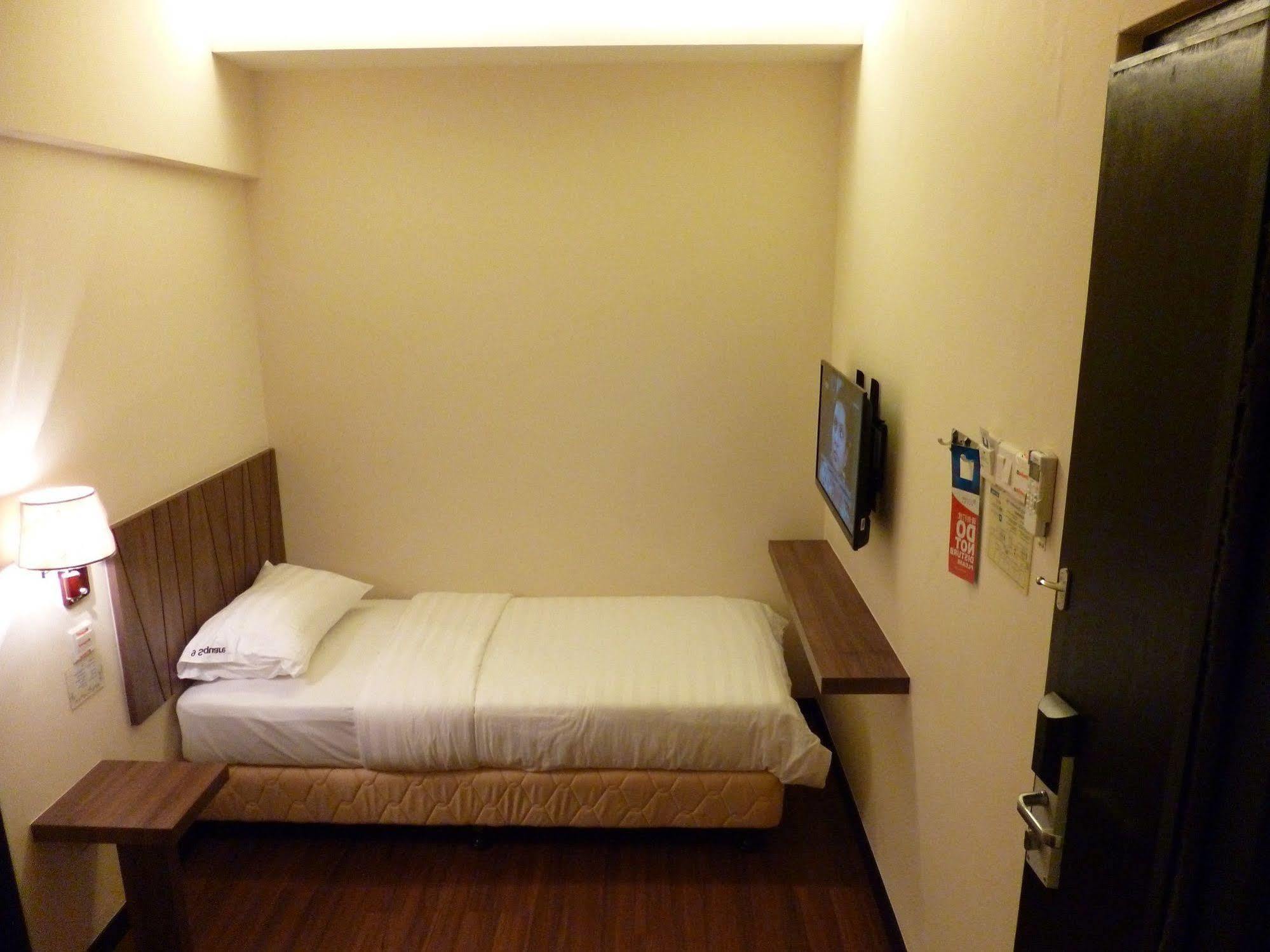 9 Square Hotel - Bangi Bagian luar foto